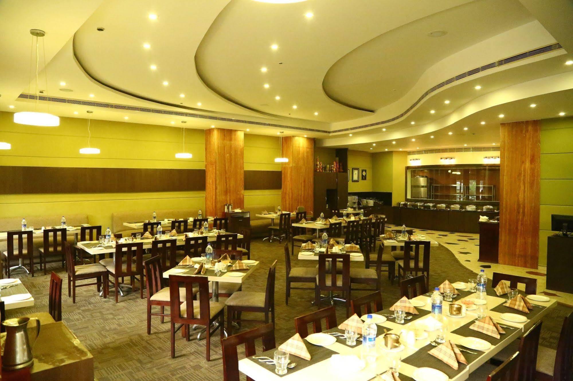 Regenta Central Deccan Chennai, Royapettah Екстериор снимка