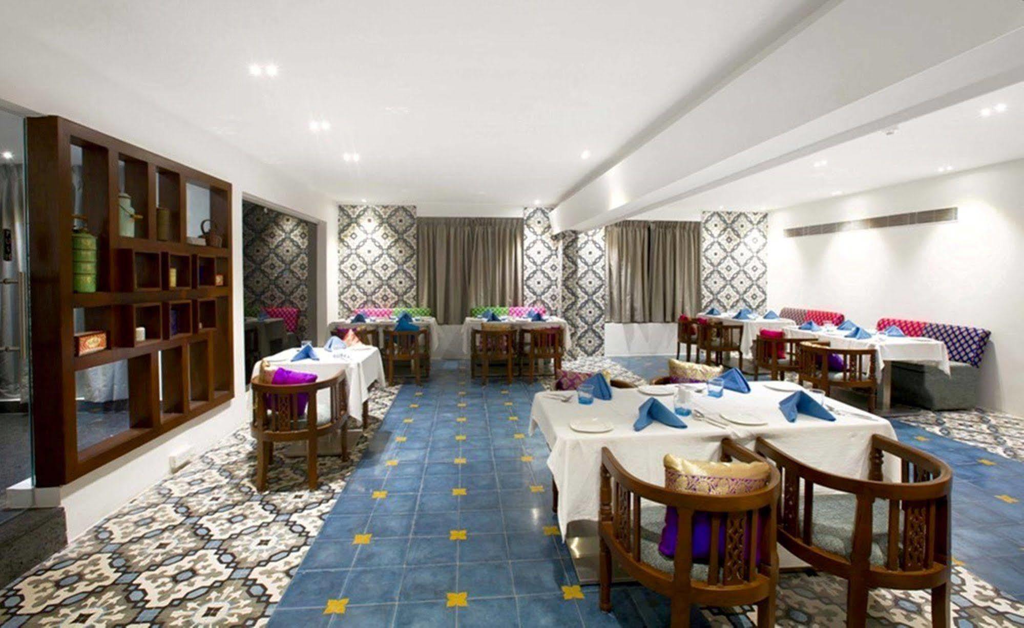 Regenta Central Deccan Chennai, Royapettah Екстериор снимка