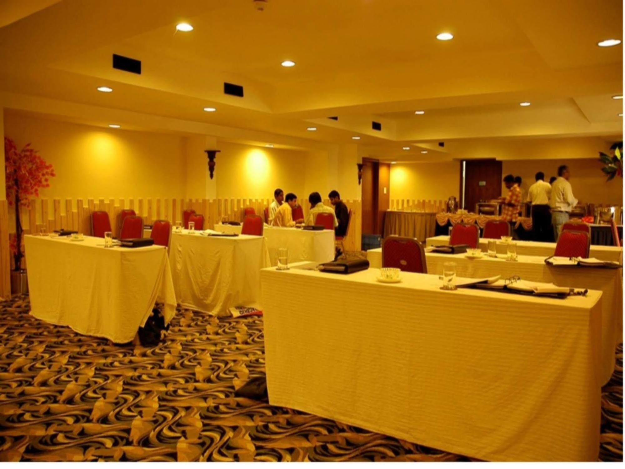 Regenta Central Deccan Chennai, Royapettah Екстериор снимка