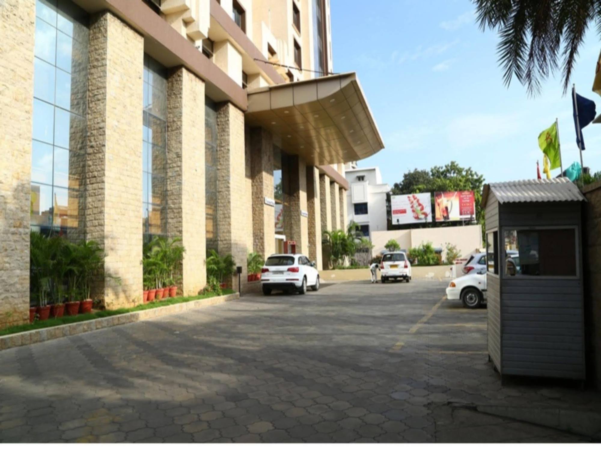 Regenta Central Deccan Chennai, Royapettah Екстериор снимка