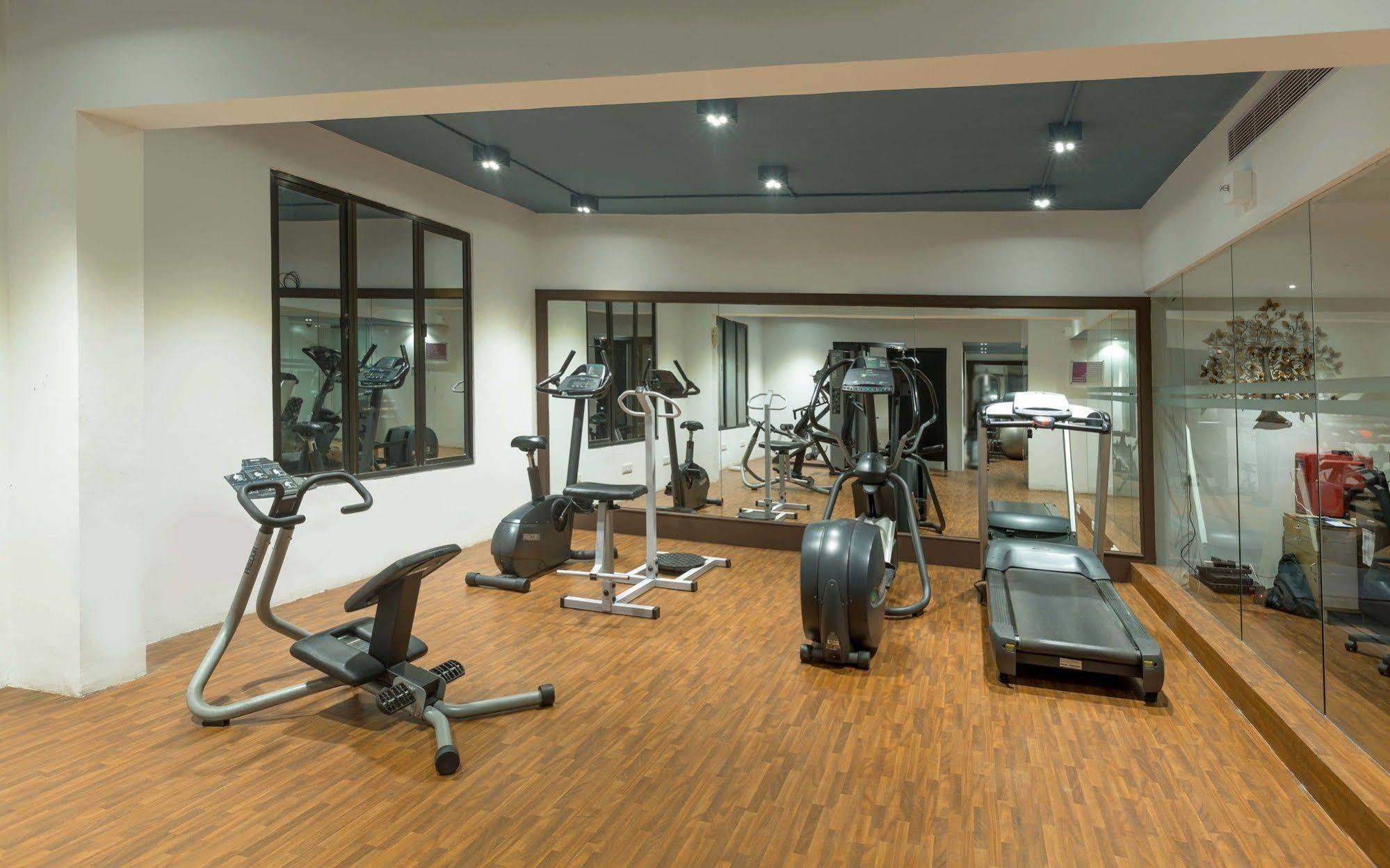 Regenta Central Deccan Chennai, Royapettah Екстериор снимка
