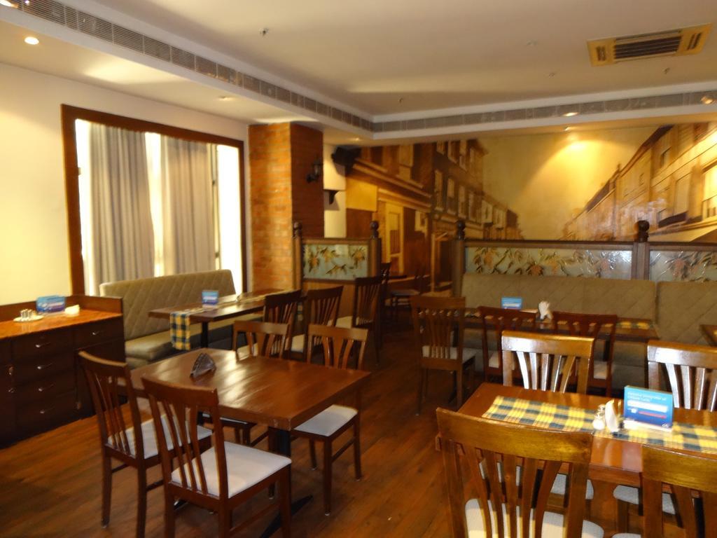 Regenta Central Deccan Chennai, Royapettah Екстериор снимка